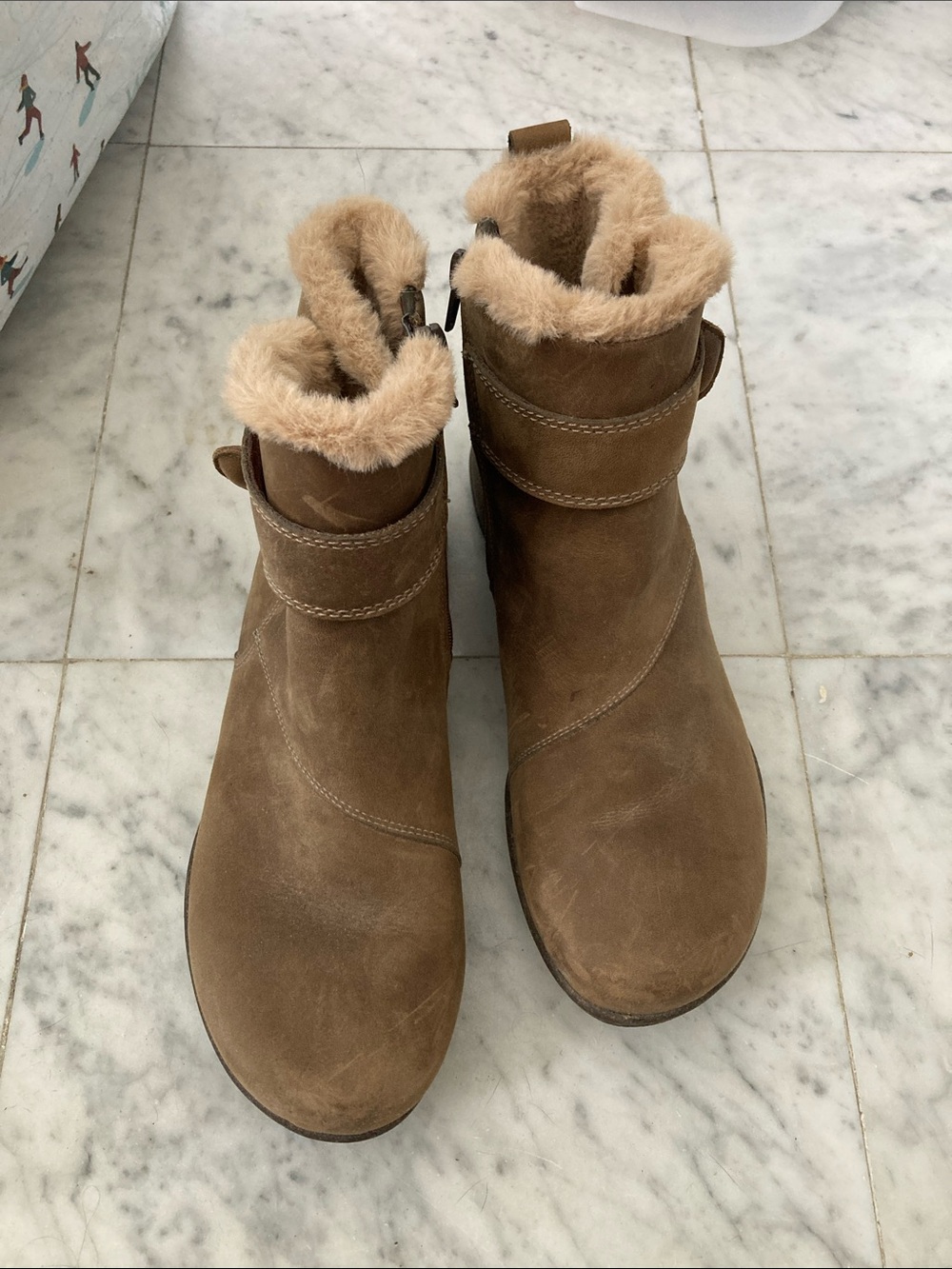 Clarks Women’s Brown Suede Faux-Fur Winter Ankle Boots size 9 M